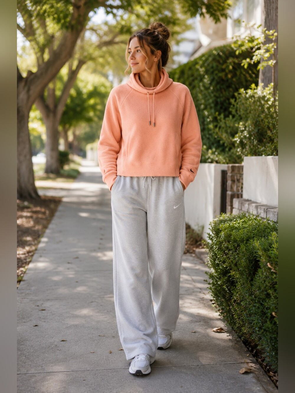 Nike Cowl Neck Therma Training Fleece Pullover Athleisure Athletic Women's L - Picture 1 of 8